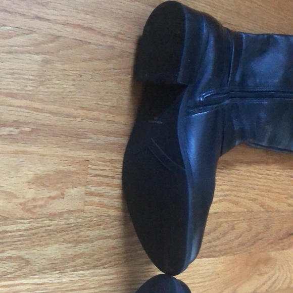 Black Brown Knee Highish Leather Boots with Buckle Detail - Picture 3 of 7